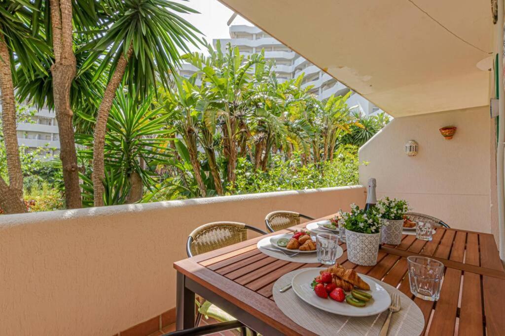 797 Holiday Rentals- Precioso Piso Con Vistas Al Jardin En Benalbeach ベナルマデナ エクステリア 写真