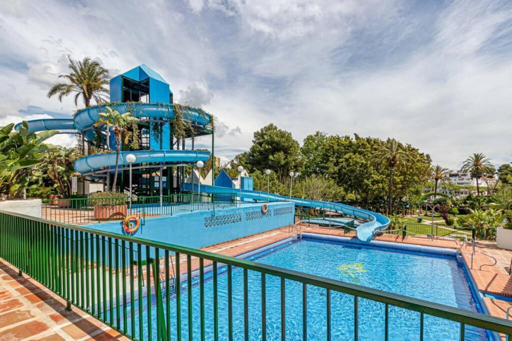 797 Holiday Rentals- Precioso Piso Con Vistas Al Jardin En Benalbeach ベナルマデナ エクステリア 写真