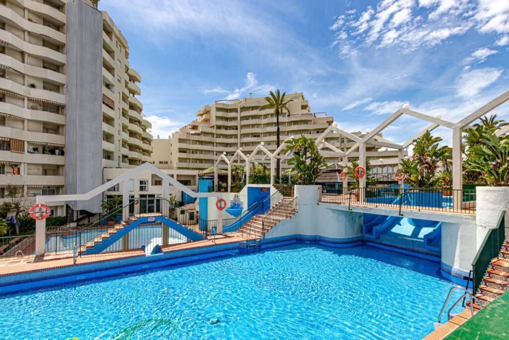 797 Holiday Rentals- Precioso Piso Con Vistas Al Jardin En Benalbeach ベナルマデナ エクステリア 写真