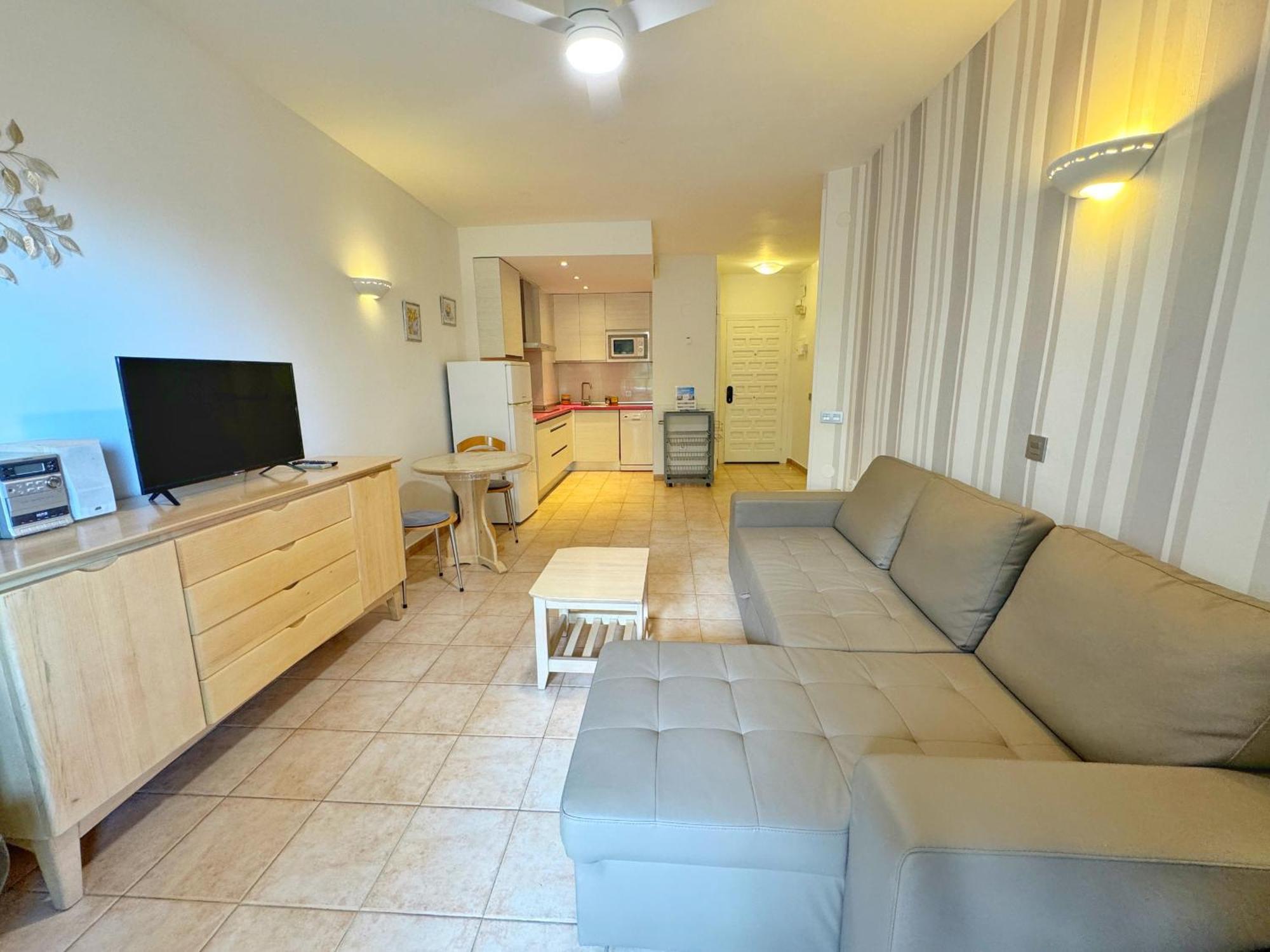 797 Holiday Rentals- Precioso Piso Con Vistas Al Jardin En Benalbeach ベナルマデナ エクステリア 写真