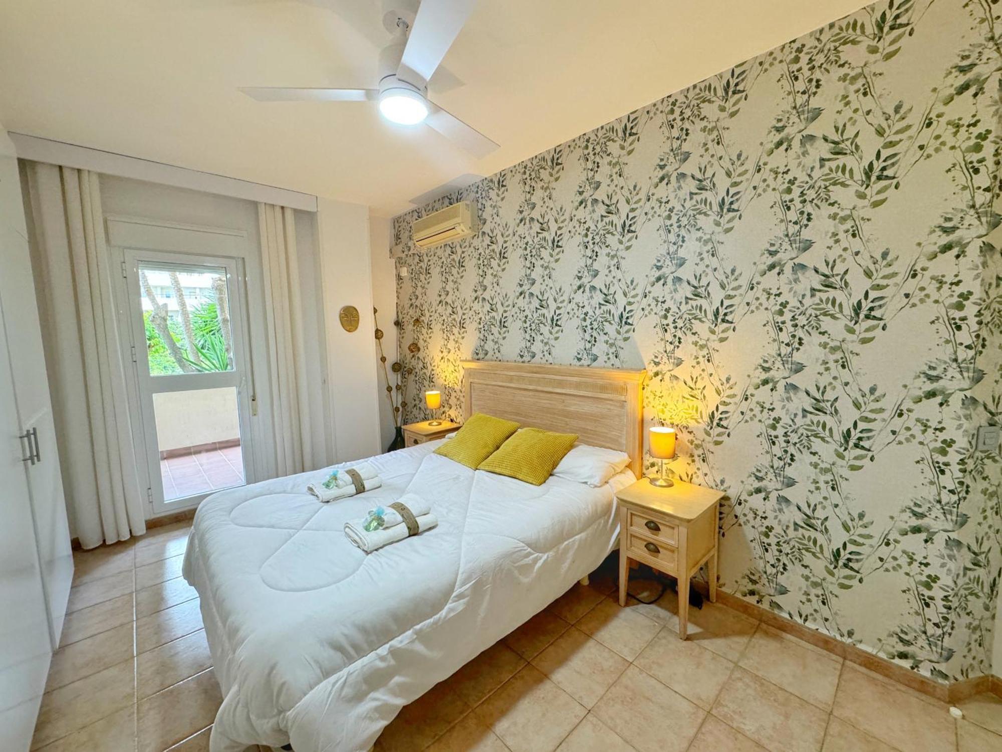 797 Holiday Rentals- Precioso Piso Con Vistas Al Jardin En Benalbeach ベナルマデナ エクステリア 写真